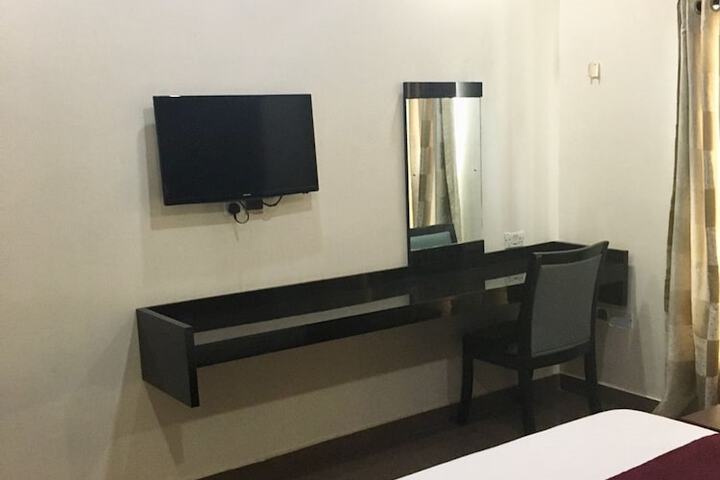 Room 4 of 14