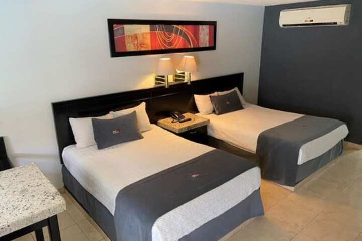 Room 8 of 27