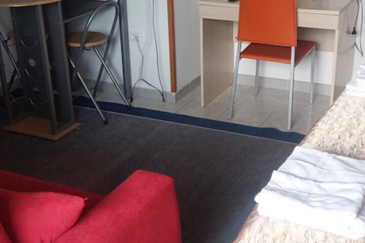 Room 13 of 64