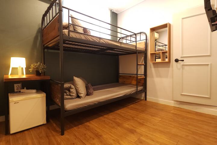 Room 26 of 58
