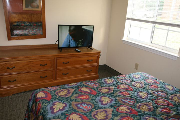 Suite 1 Bedroom (4 of 11)