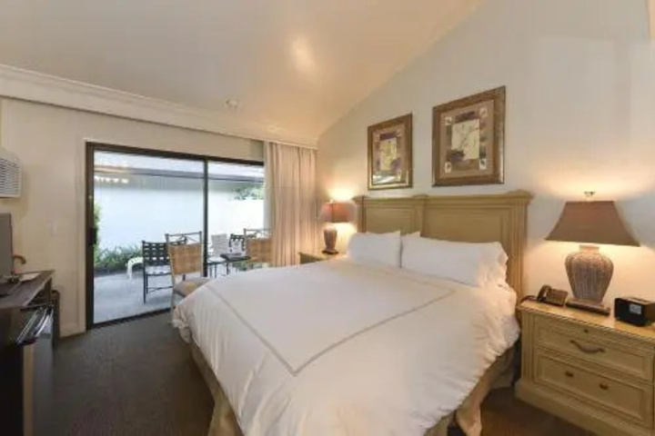 Room 2 of 9