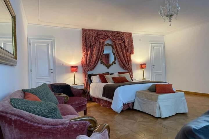 Room 2 of 30