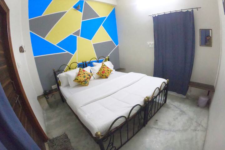 Room 10 of 56