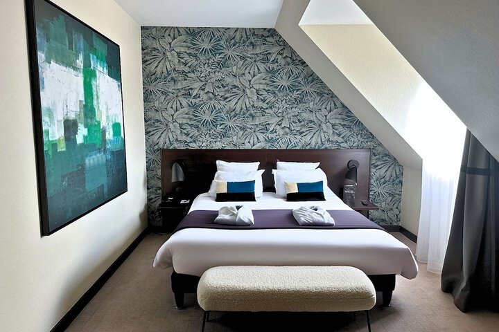 Room 17 of 60