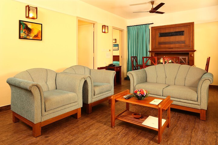 Room 5 of 33