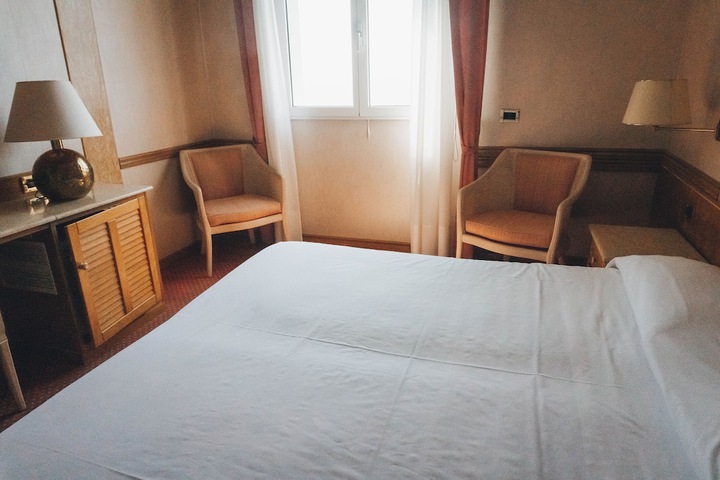 Room 16 of 68