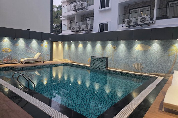 Pool 105 of 174