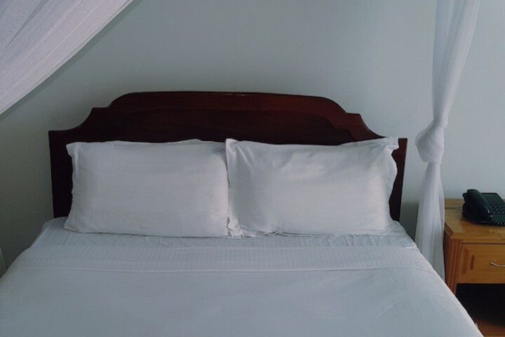 Room 12 of 80