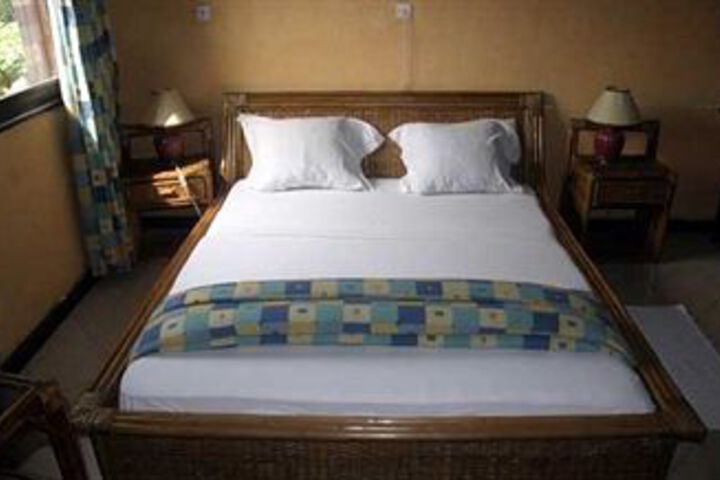 Room 12 of 30