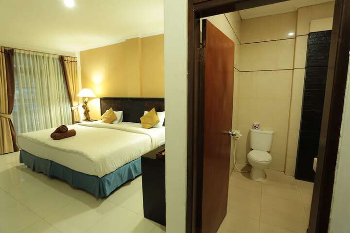 Room 10 of 42