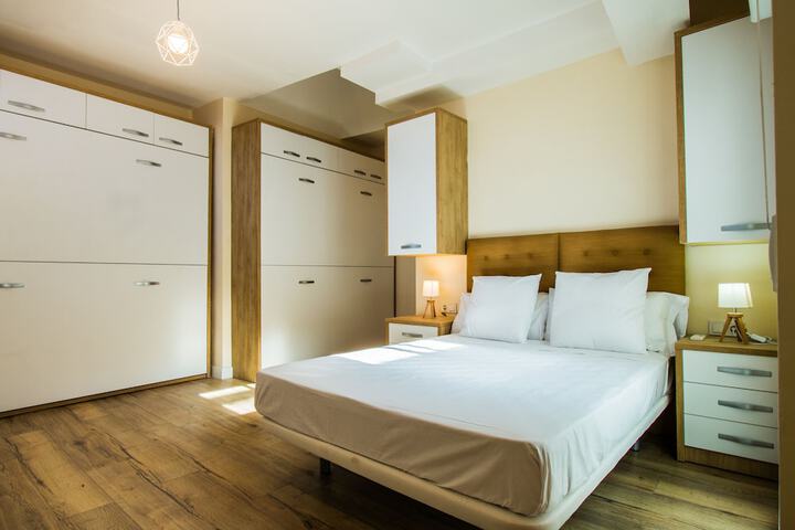 Room 9 of 27