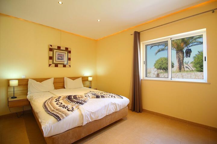 Room 12 of 92