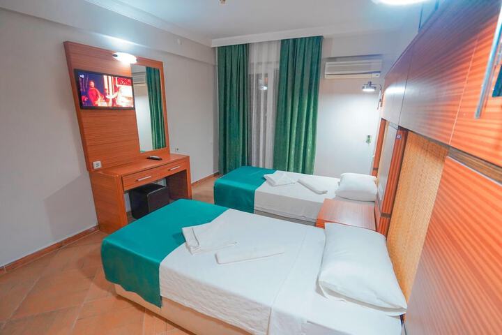 Room 33 of 58