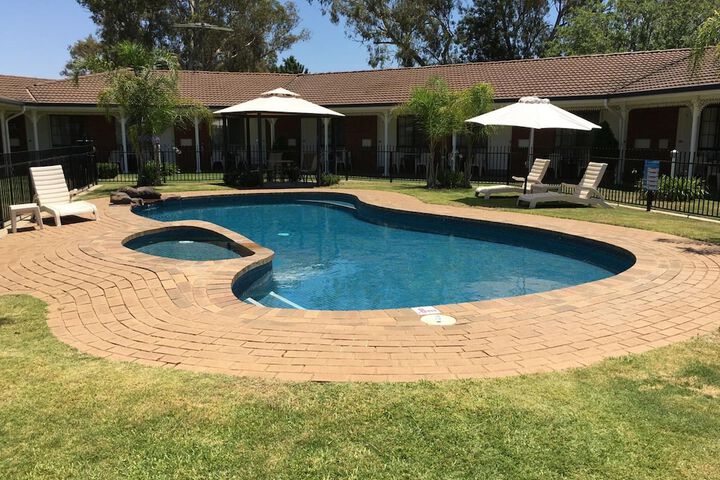 Pool Hotel