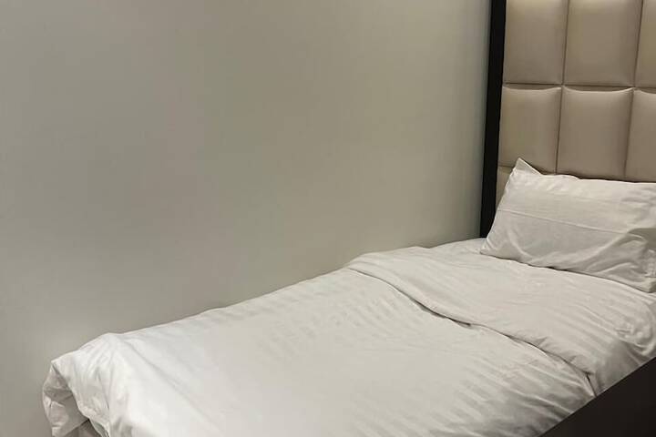 Room 44 of 64