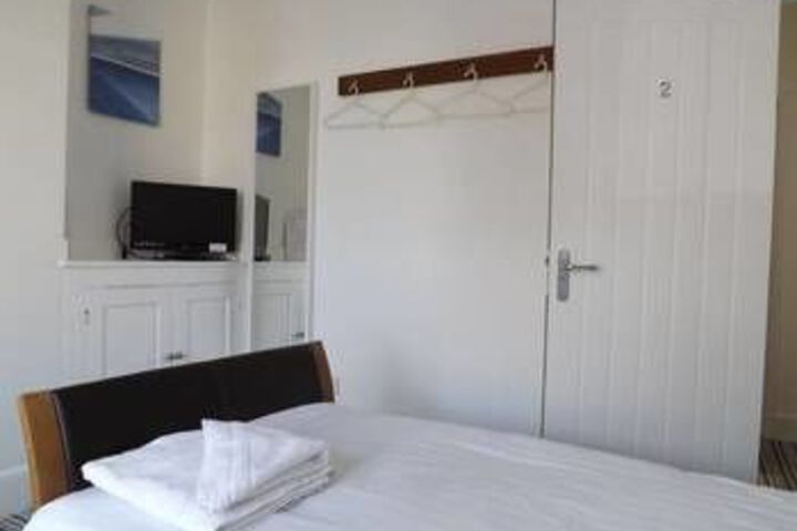 Room 9 of 17