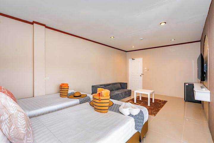 Room 42 of 101