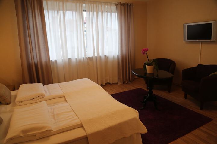 Room 8 of 52