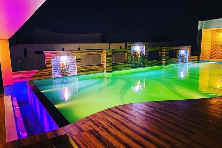 Pool 12 of 23