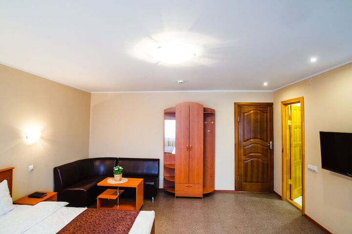 Room 8 of 64