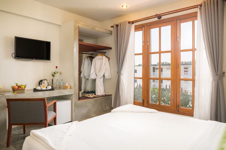 Room 4 of 64