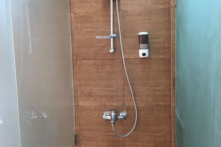 Room 19 of 192