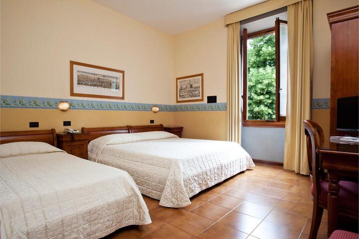 Room 4 of 6