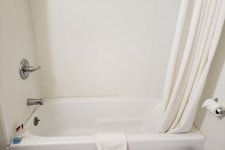 Room 28 of 36