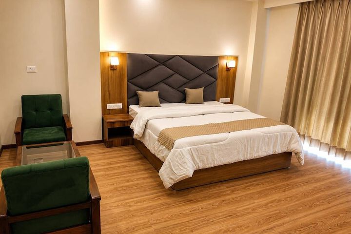 Room 2 of 17