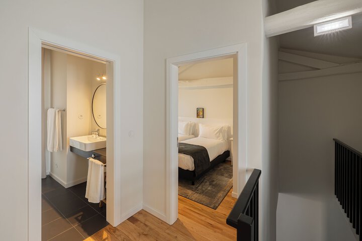 Room 40 of 100