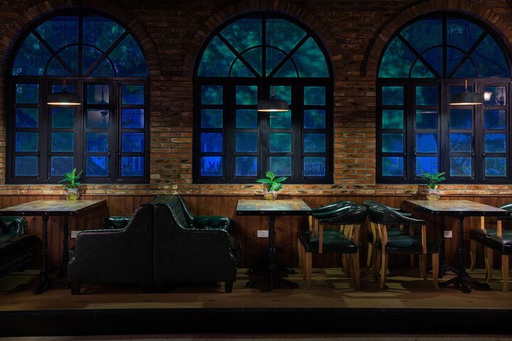 Dining 40 of 43