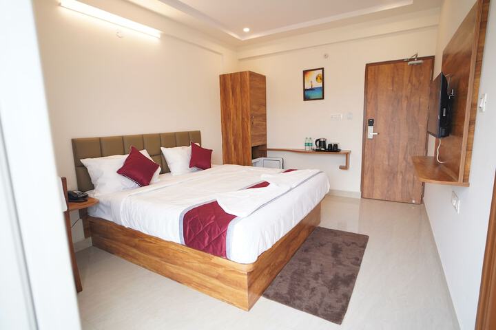 Room 8 of 31