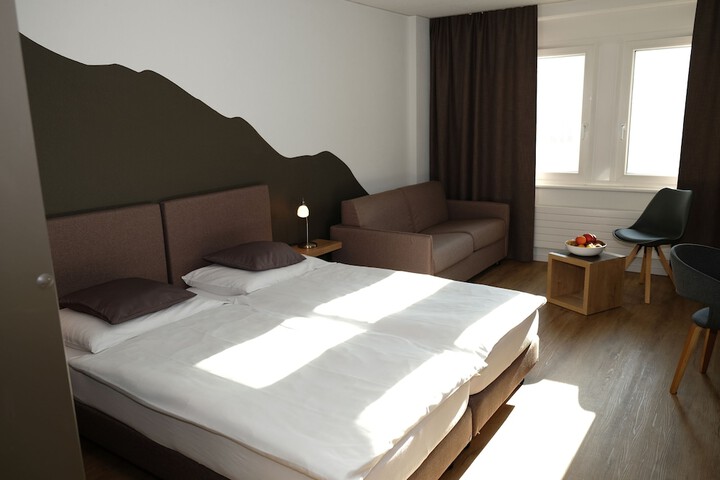 Room 13 of 42
