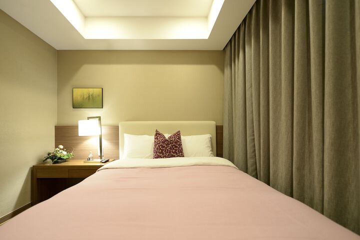 Room 15 of 77