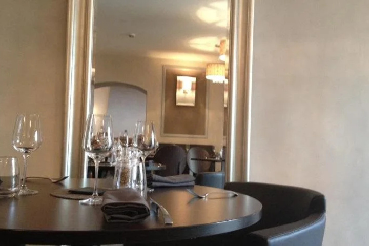Dining 16 of 16