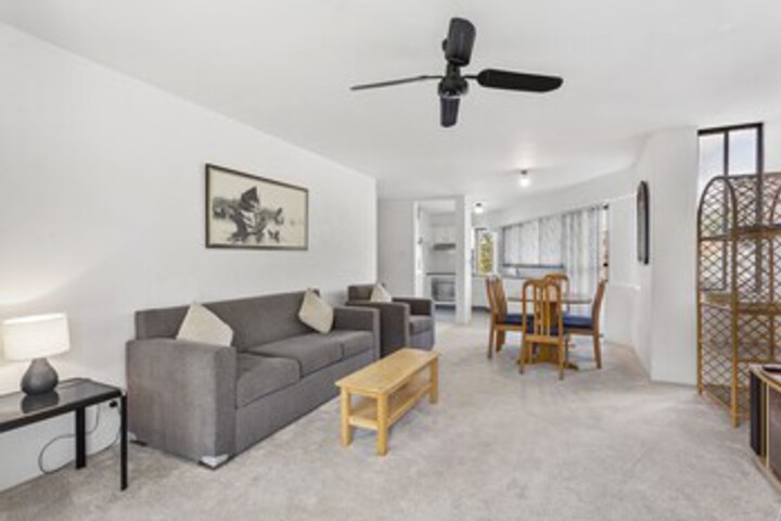 Room 15 of 27