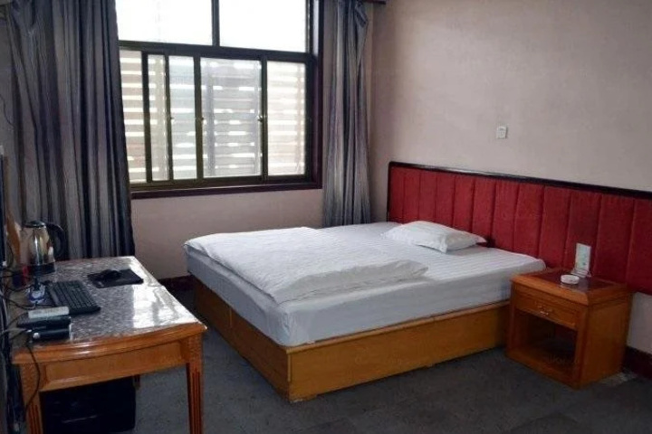 Room 3 of 7