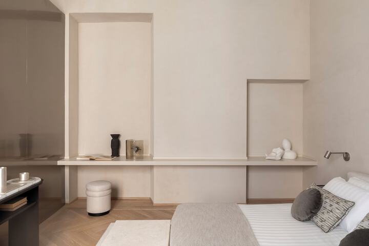Room 43 of 60