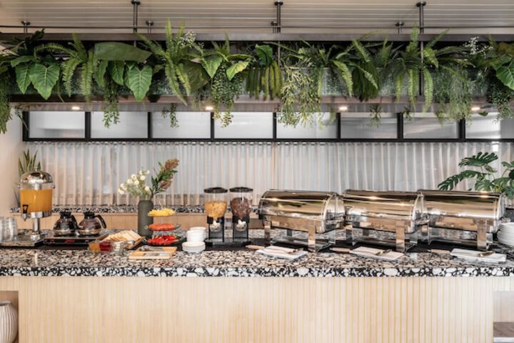 Dining 106 of 157