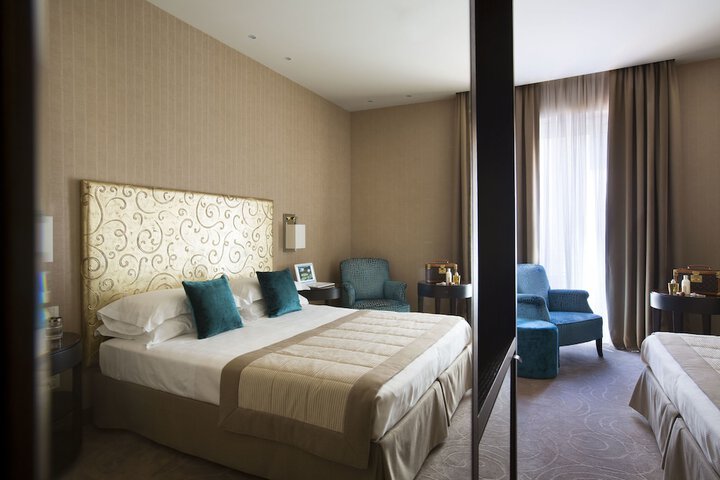 Room 8 of 62