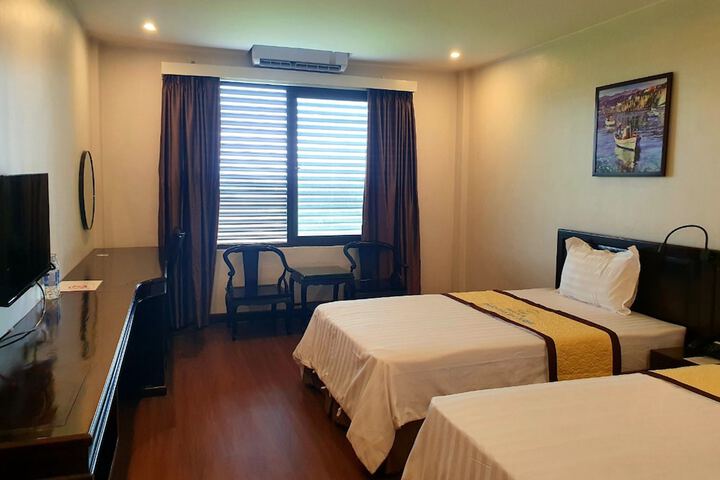 Room 14 of 99