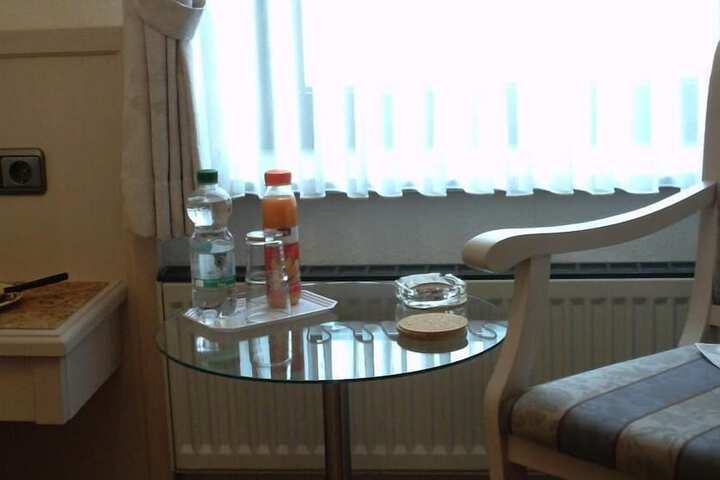 Room 16 of 33