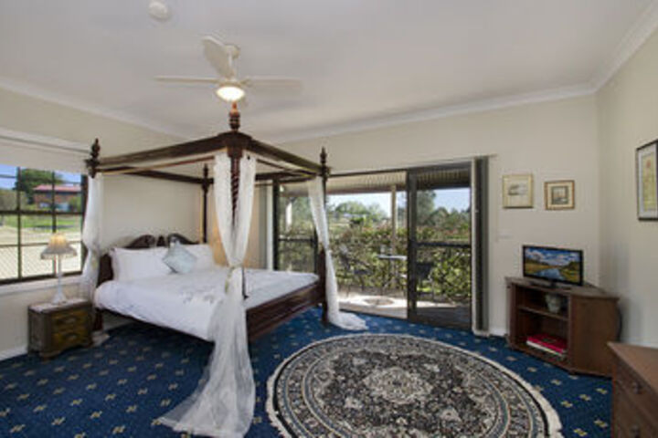 Room 21 of 38