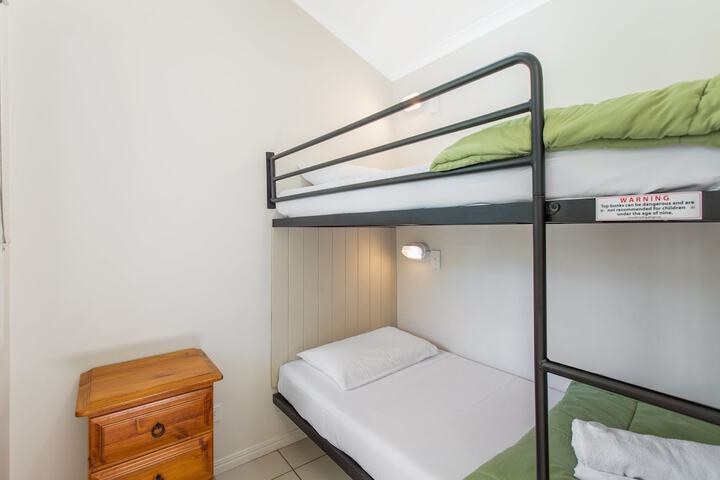 Room 4 of 38