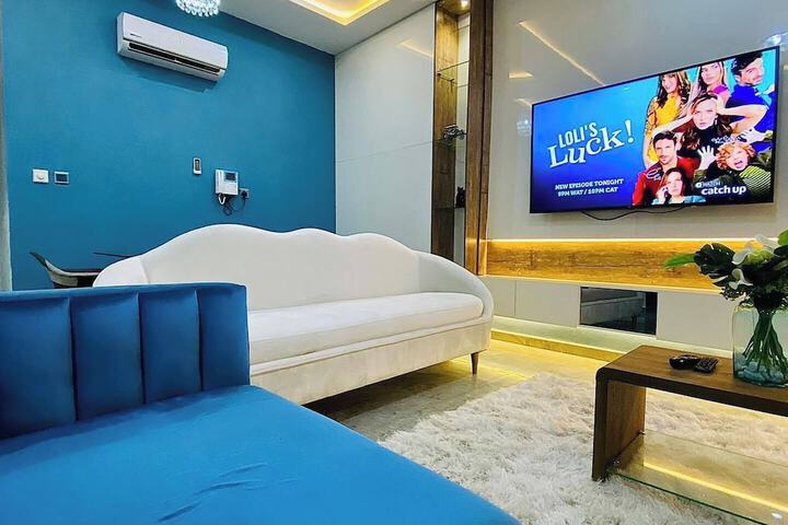 Room 4 of 18