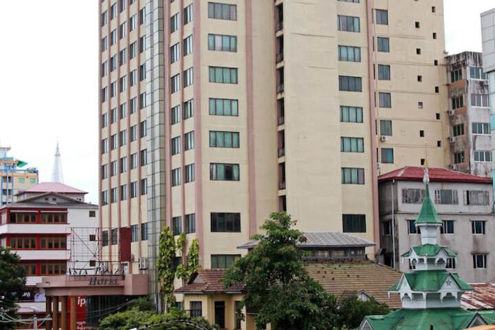 Hotel 72 of 72