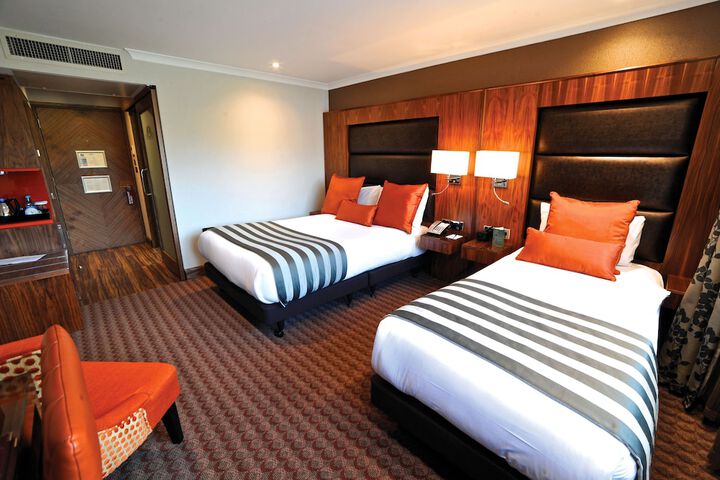 Room 32 of 73