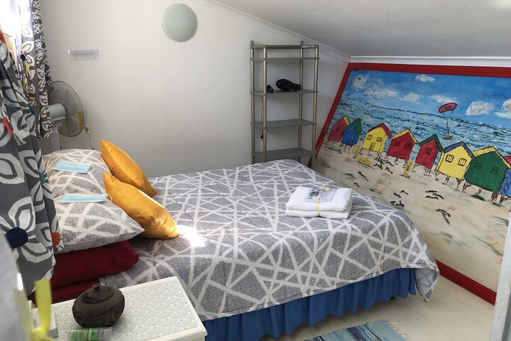 Room 6 of 68
