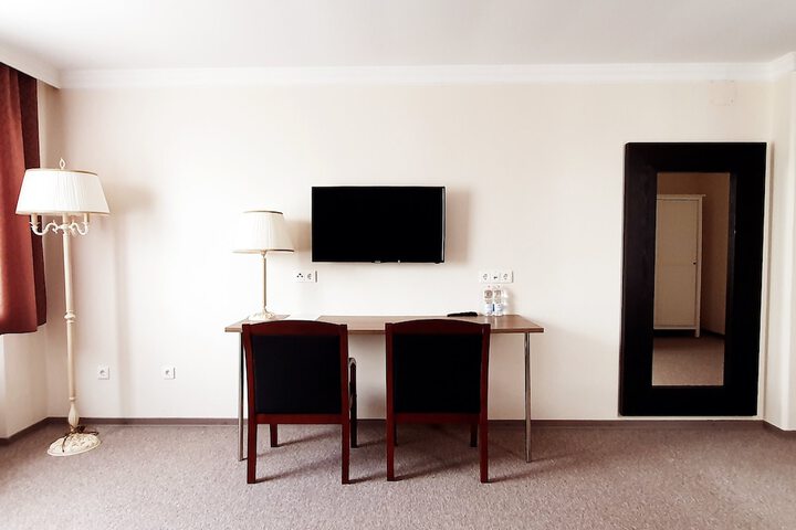 Room 14 of 24